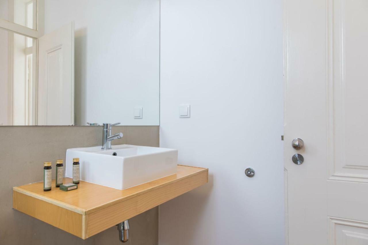 Lovelystay - Sunny Santa Catarina II Lisboa Exteriör bild
